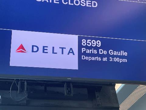May be an image of text that says 'IECLOSED OSED DELTA DELTA 8599 Paris De Gaulle Departs at 3:00pm NEC'